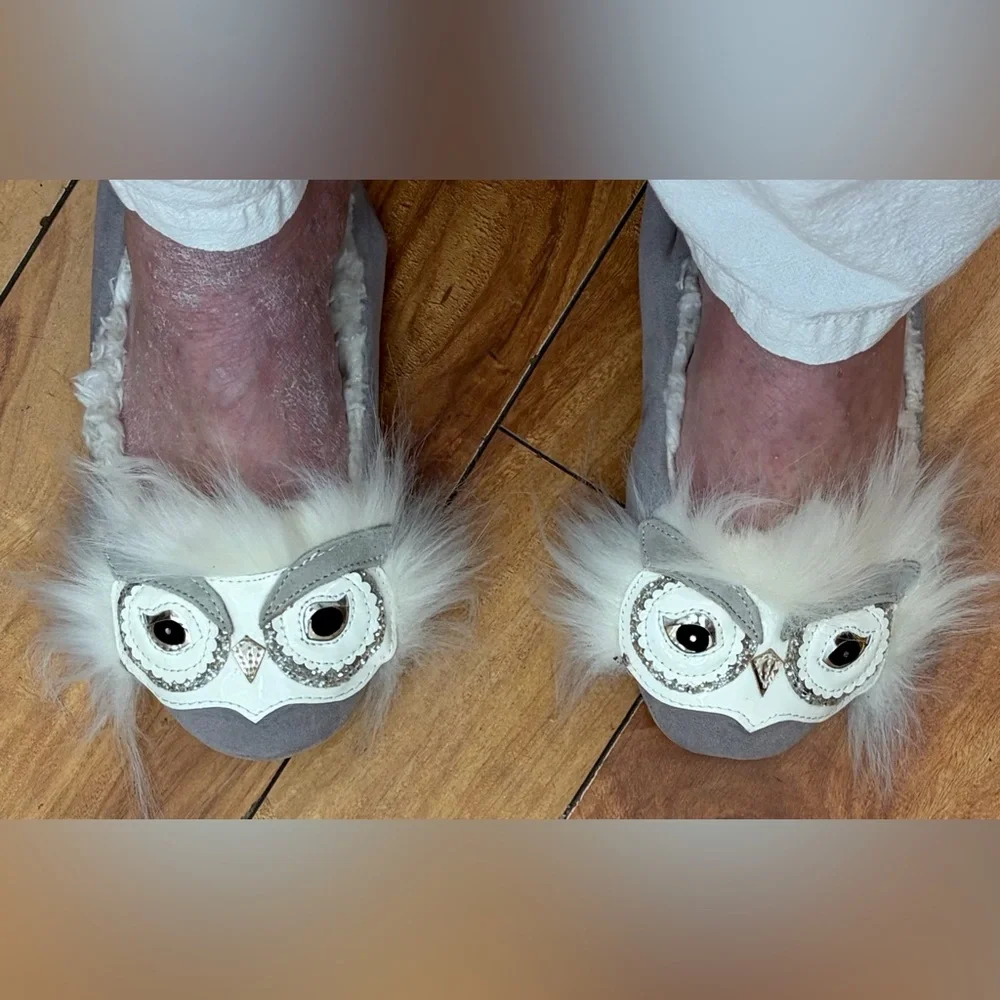 Kate Spade Owl Slippers Women Size 6 Gray Cream Faux Fur Sherpa Lined Whimsical